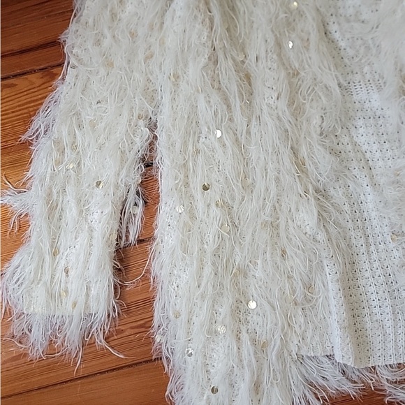 Show me you MUMU shaggy Ivory Cardigan sz small - Picture 10 of 10